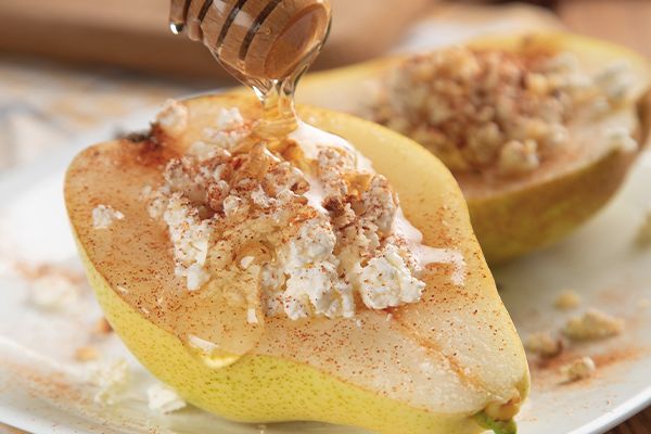 Poire au chèvre chaud et au miel de romarin Poire au chèvre chaud et au miel de romarin