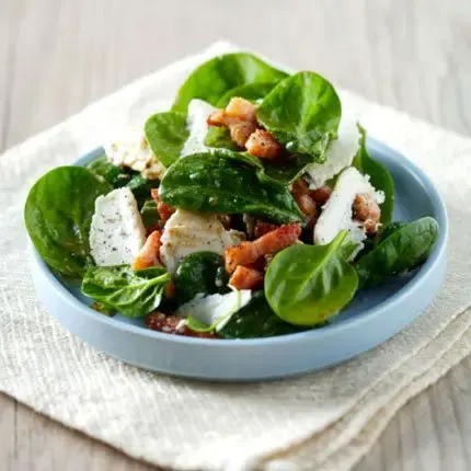 Salade fruitée, épinards et chèvre frais